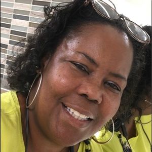 Meet your Posher, Regina